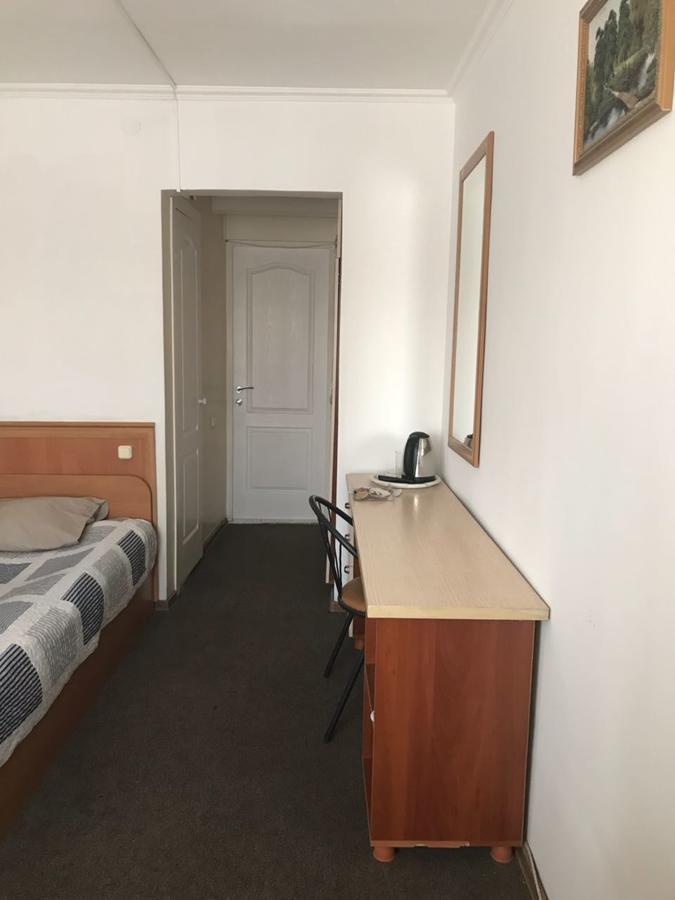 Turist Hotel Karagandy Esterno foto